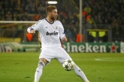 CÁCH SỬ DỤNG HIỆU QUẢ VỊ TRÍ HẬU VỆ THÒNG SW TRONG FIFA 3