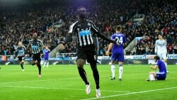 Newcastle 2-1 Chelsea: “Chích chòe” thăng hoa, Chelsea gục ngã