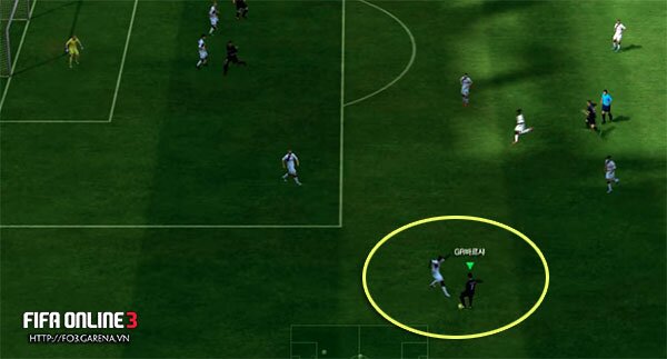 Hướng dẫn chi tiết cách rê bóng dính keo ở chân trong FIFA Online 3