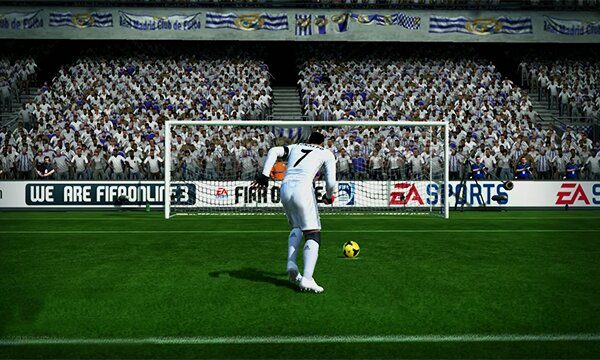 Tìm hiểu đội hình toàn... 'Chuyên gia đá phạt' trong FIFA Online 3