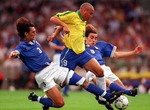 Vài thủ thuật phòng ngự hiệu quả trong FIFA Online 3
